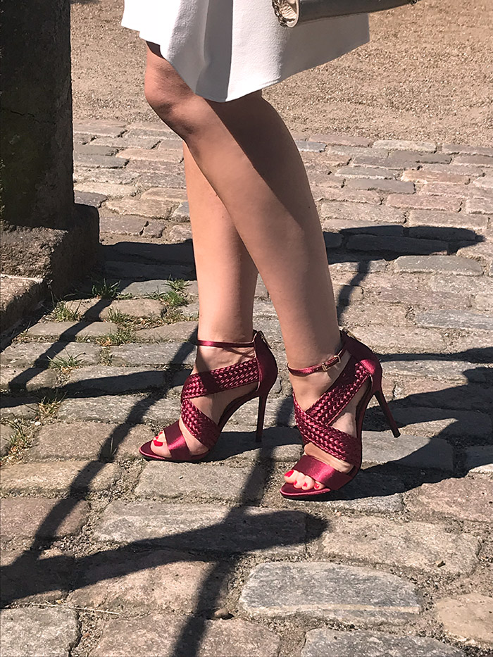 Das weiße Kleid - Stilettos - Relana