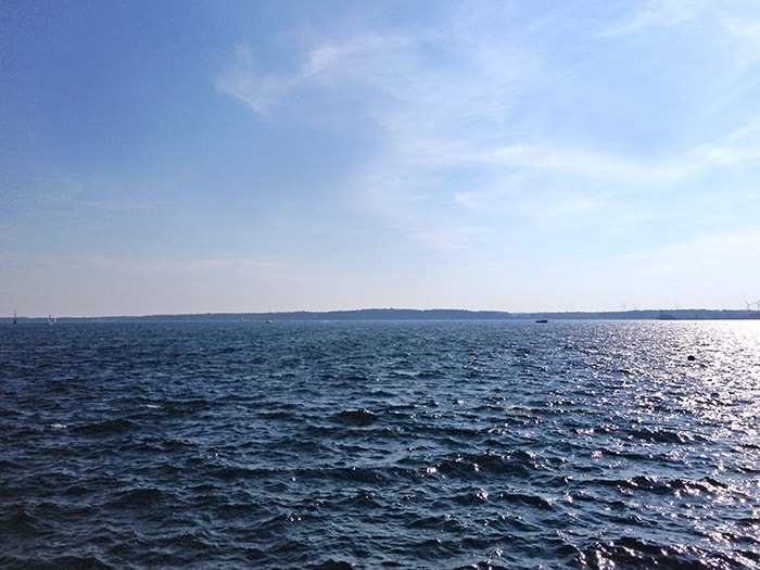 Das weiße Kleid - Strand Eckernförde